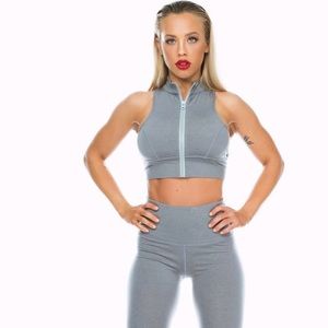 Saski Collection 🤍 Zip Front Crop Top